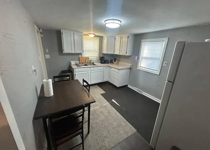 3 Bedroom House With Arcades Rockford